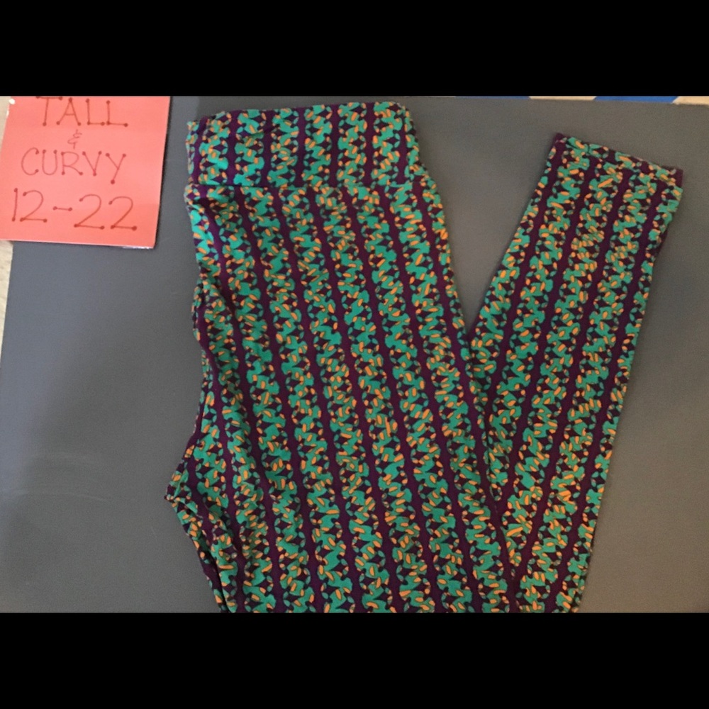 LuLaRoe Leggings Tall & Curvy- NEW